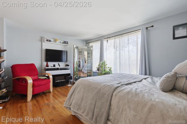 8727 Kennedy Circle 4, Warren, MI 48093