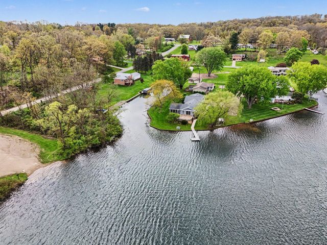 12417 Sunset Drive, Fabius Twp, MI 49093
