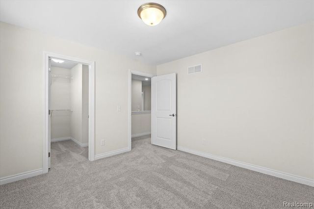 425 Jubilee Drive, Whitmore Lake, MI 48189