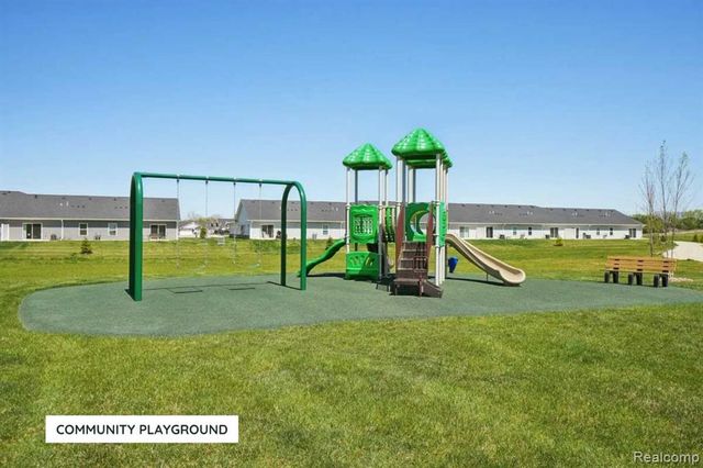 425 Jubilee Drive, Whitmore Lake, MI 48189