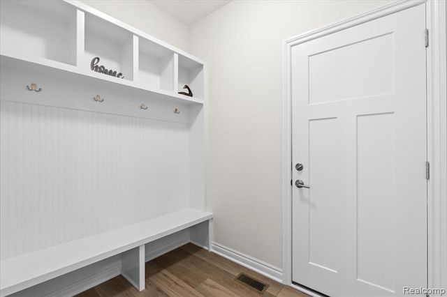 425 Jubilee Drive, Whitmore Lake, MI 48189