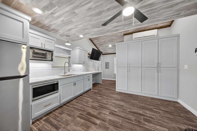 22227 Mallards Cove Ct., Bullard, TX 75757