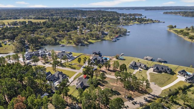 22227 Mallards Cove Ct., Bullard, TX 75757