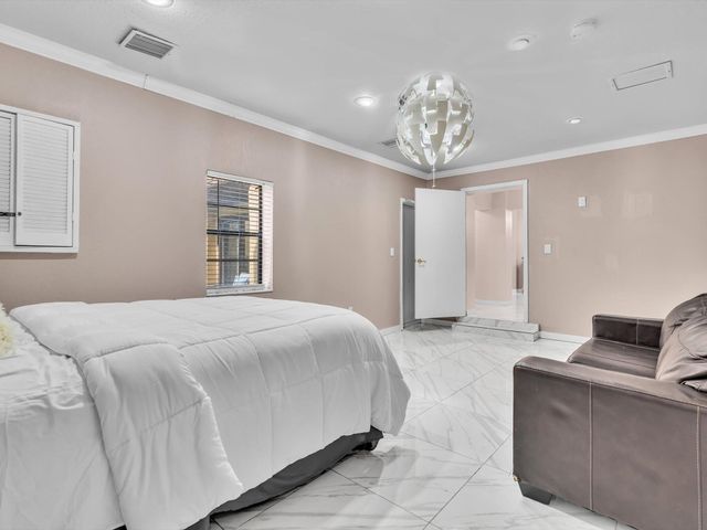 20331 NE 10th Court, Miami, FL 33179