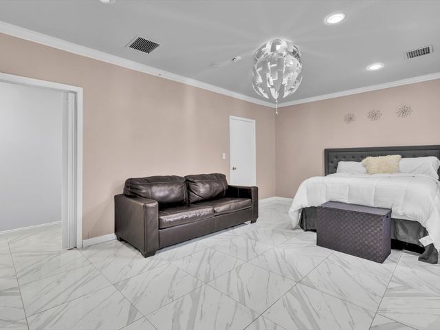 20331 NE 10th Court, Miami, FL 33179