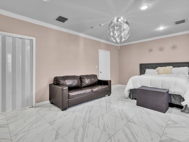 20331 NE 10th Court, Miami, FL 33179