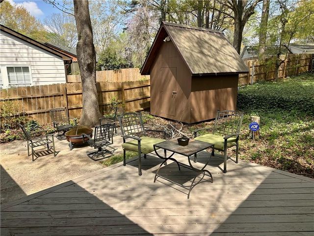 592 Scott Circle, Decatur, GA 30033