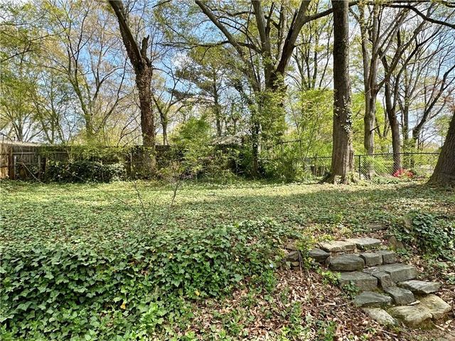 592 Scott Circle, Decatur, GA 30033