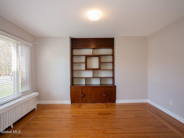 1 McLeod Road, Troy, NY 12180