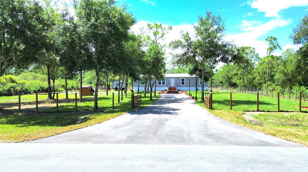 230 Hunting Club Ave, Clewiston, FL 33440