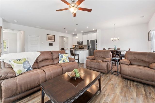 147 Madison Bend, Woodstock, GA 30188