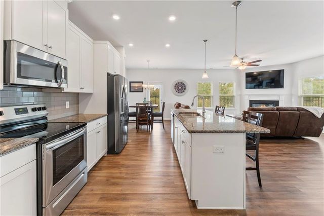 147 Madison Bend, Woodstock, GA 30188