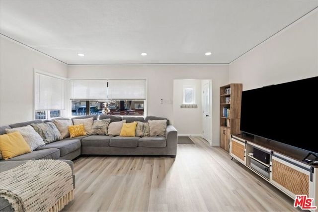 5718 Linden Avenue, Long Beach, CA 90805
