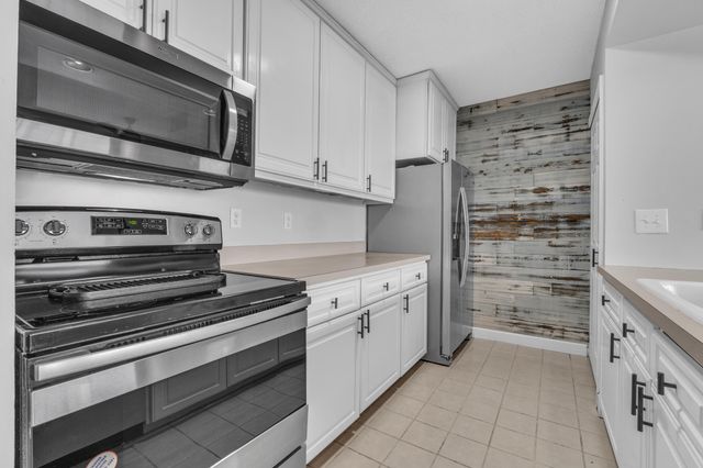 1730 Grove Road B-307, Ypsilanti, MI 48198