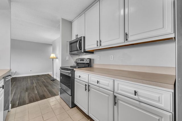 1730 Grove Road B-307, Ypsilanti, MI 48198