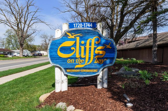 1730 Grove Road B-307, Ypsilanti, MI 48198
