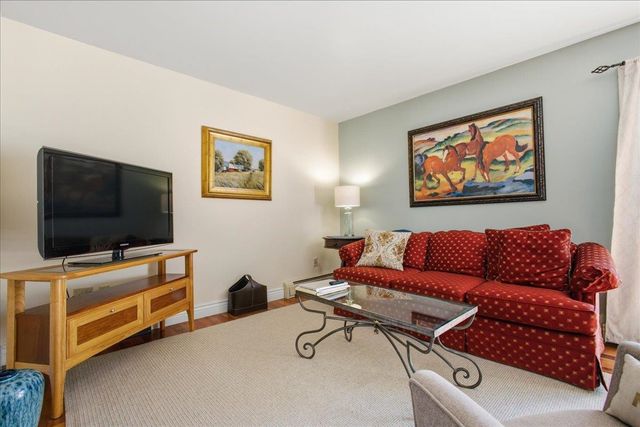 E11 Stonehedge Drive, South Burlington, VT 05403