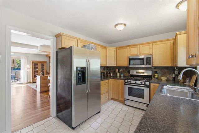 E11 Stonehedge Drive, South Burlington, VT 05403