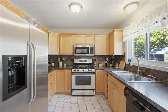 E11 Stonehedge Drive, South Burlington, VT 05403