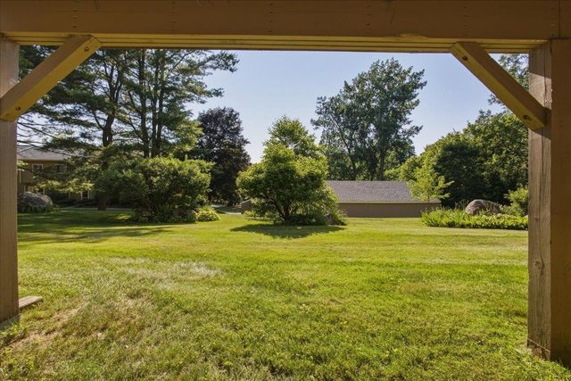 E11 Stonehedge Drive, South Burlington, VT 05403