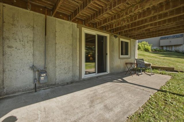 E11 Stonehedge Drive, South Burlington, VT 05403
