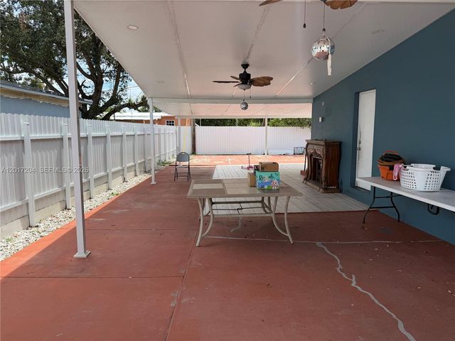 12455 W Randall Park Dr, Miami, FL 33167