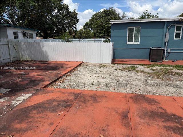 12455 W Randall Park Dr, Miami, FL 33167