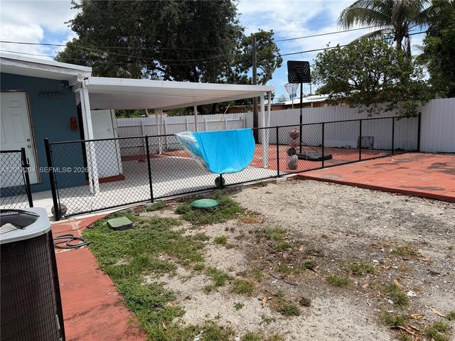 12455 W Randall Park Dr, Miami, FL 33167