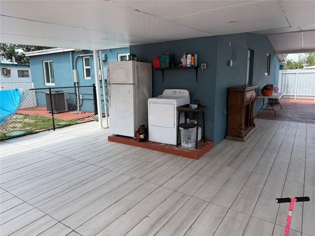 12455 W Randall Park Dr, Miami, FL 33167