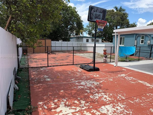 12455 W Randall Park Dr, Miami, FL 33167