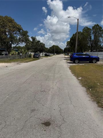12455 W Randall Park Dr, Miami, FL 33167