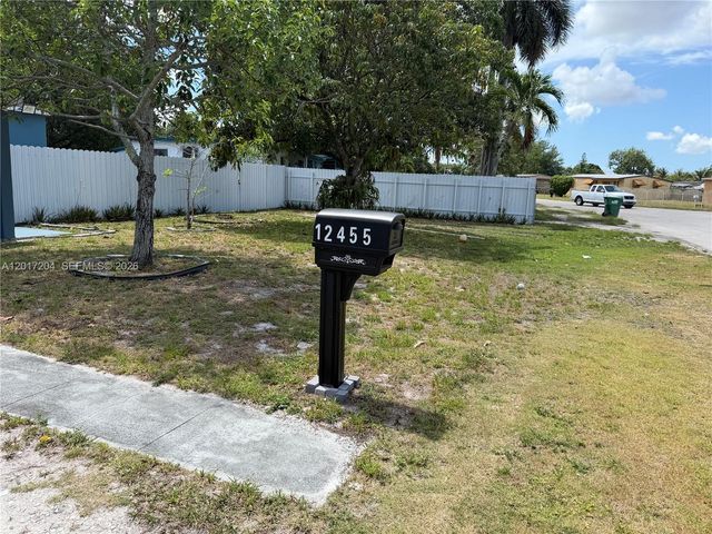 12455 W Randall Park Dr, Miami, FL 33167
