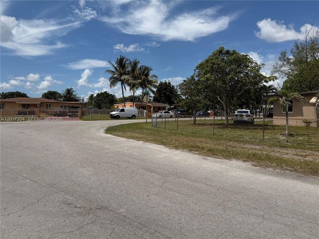 12455 W Randall Park Dr, Miami, FL 33167