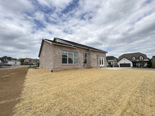 101 Turf Way Street, Gallatin, TN 37066