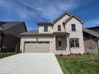 101 Turf Way Street, Gallatin, TN 37066