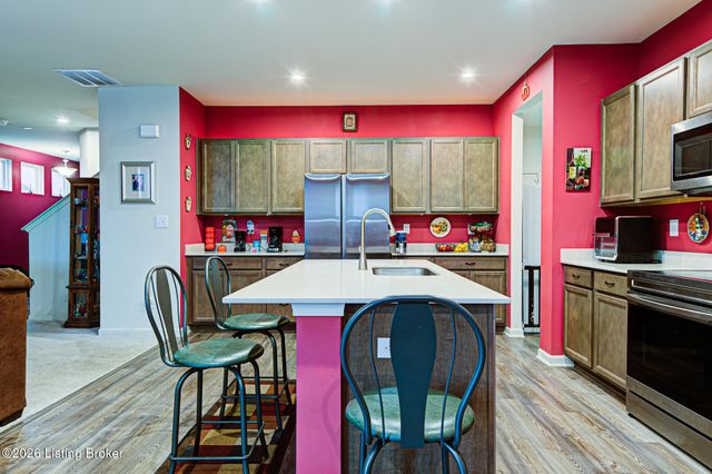 3718 Creekstone Bluff Blvd, La Grange, KY 40031