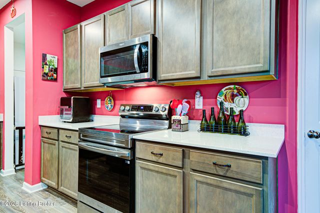 3718 Creekstone Bluff Blvd, La Grange, KY 40031