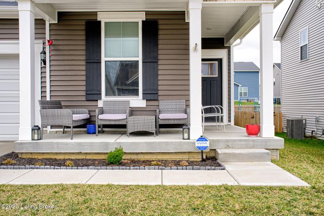 3718 Creekstone Bluff Blvd, La Grange, KY 40031