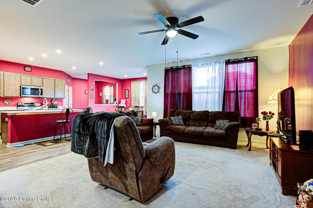 3718 Creekstone Bluff Blvd, La Grange, KY 40031