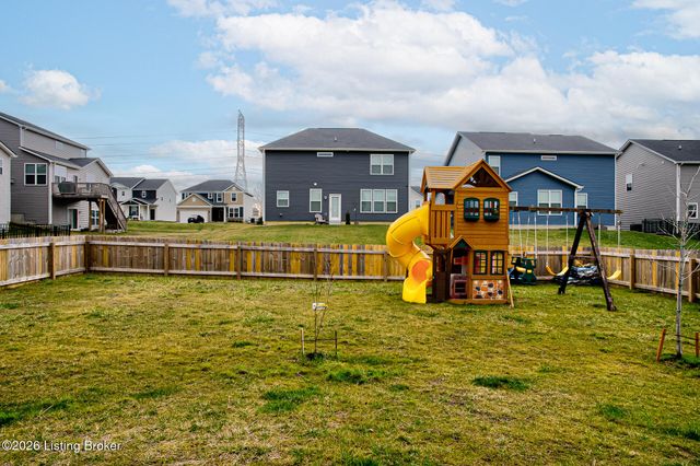 3718 Creekstone Bluff Blvd, La Grange, KY 40031