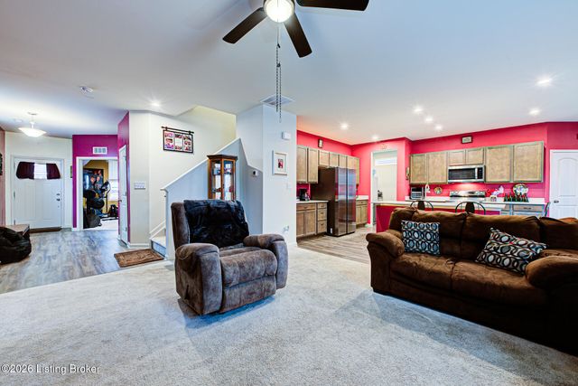 3718 Creekstone Bluff Blvd, La Grange, KY 40031