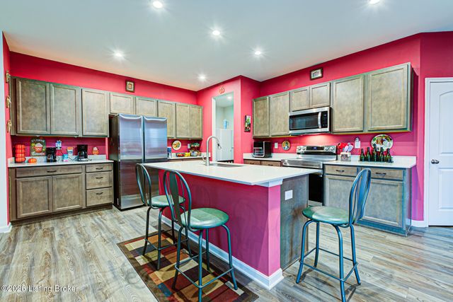 3718 Creekstone Bluff Blvd, La Grange, KY 40031