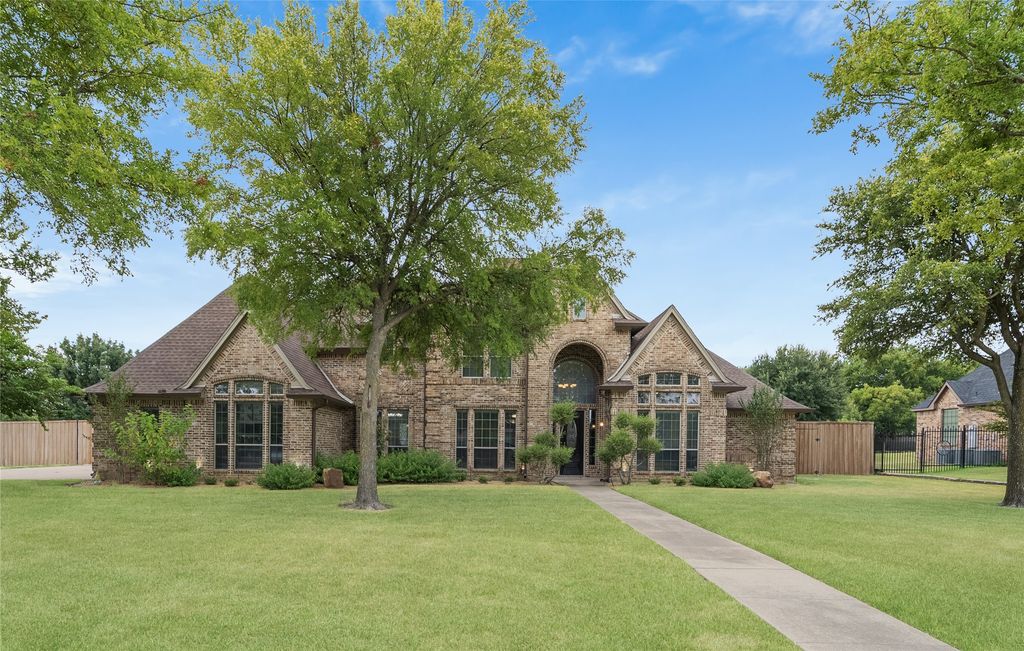 8630 Glenloch Drive, Red Oak, TX 75154 — exterior