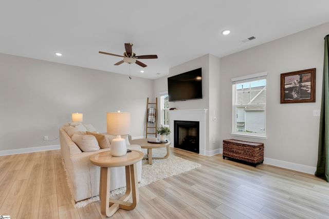 311 Hollenbeck Place, Greenville, SC 29607