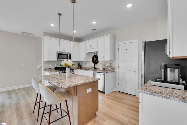 311 Hollenbeck Place, Greenville, SC 29607