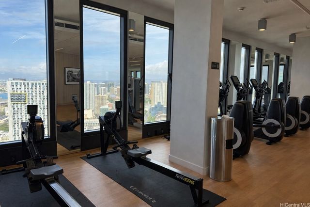 987 Queen Street 2908, Honolulu, HI 96814