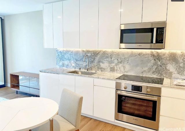 987 Queen Street 2908, Honolulu, HI 96814