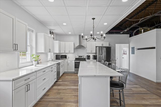 176 S Henning Road, Danville, IL 61832