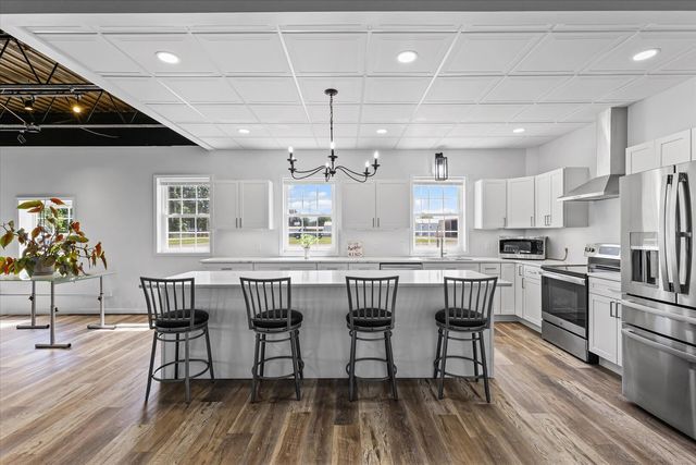 176 S Henning Road, Danville, IL 61832