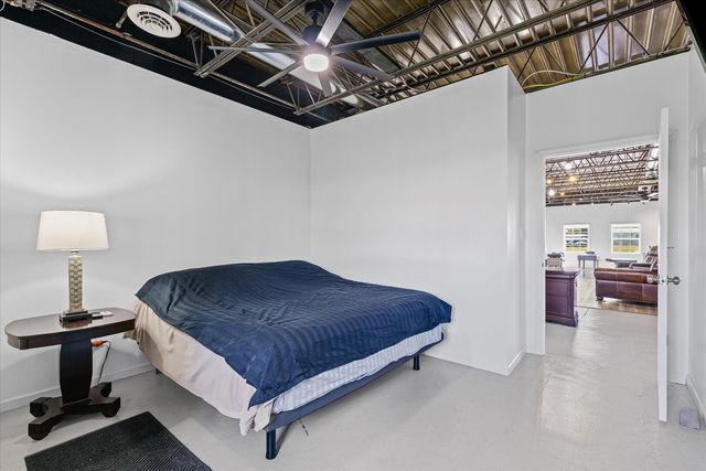 176 S Henning Road, Danville, IL 61832